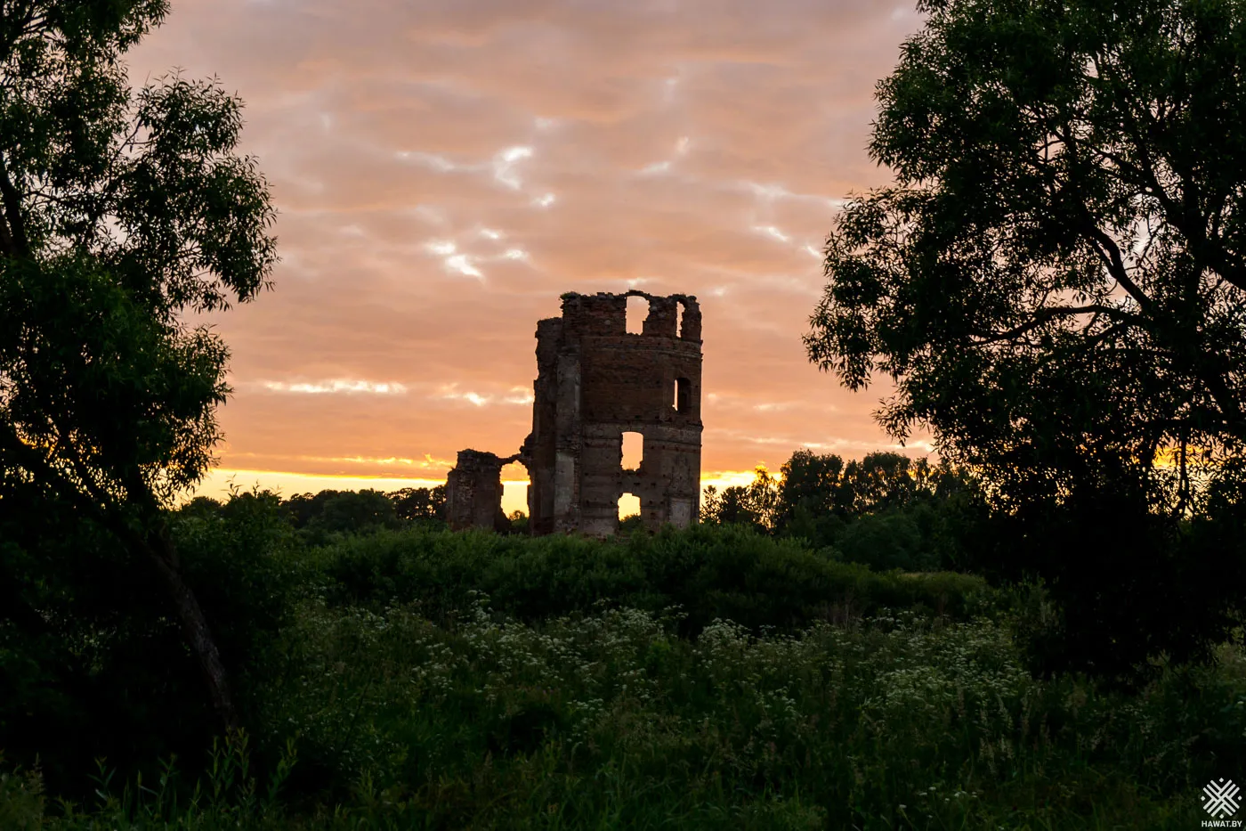 Смольянский замок на закате