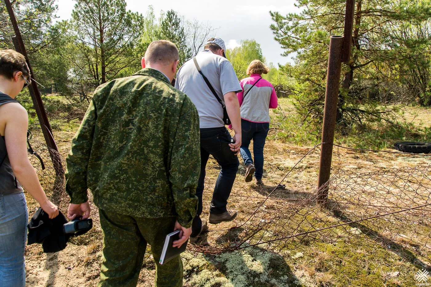 Поваленная секция ограждения