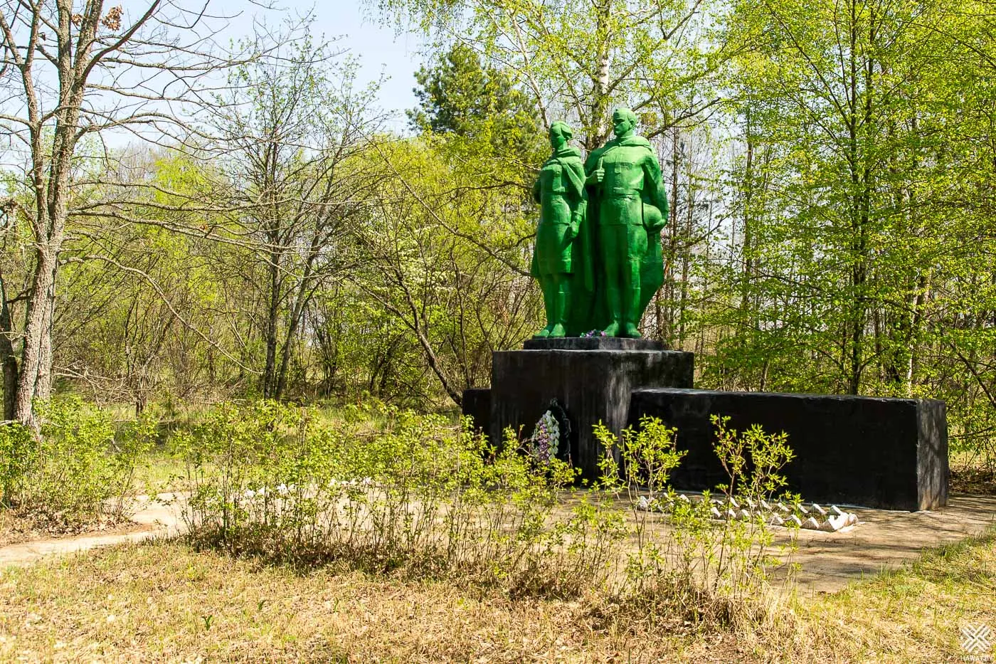 Памятник погибшим